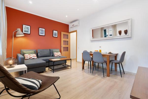 Lodging Apartments Villarroel apartment, Барселона