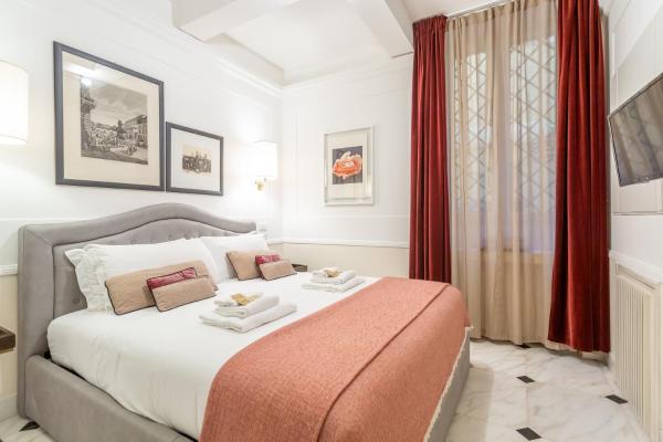 Stylish Spanish Steps Retreat, Rome