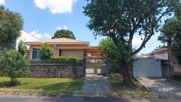 På billedet ses objektet Casa de hóspedes 436 beliggende i byen Curitiba.