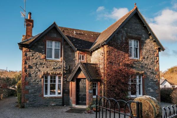 A la foto es mostra l'objecte The Old School House, luxury home with hot tub. situat a la ciutat de Minnigaff.