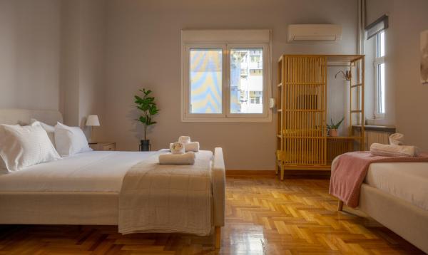 Sm Athens, Atenas