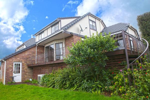 MarinaView room with private bathroom, Auckland