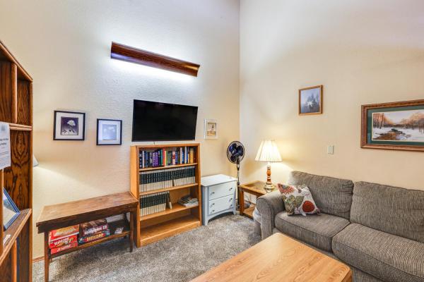 Na fotografii je vidět objekt Warm McCall Condo: Half-Mile to Payette Lake! nacházející se ve městě McCall.