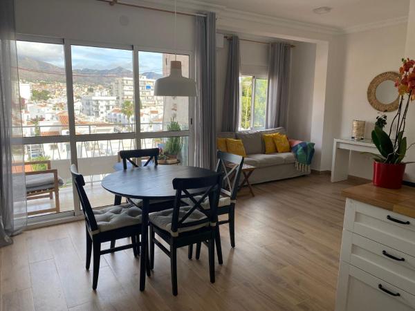Na fotografii je vidět objekt Las Flores Apartment nacházející se ve městě Nerja.