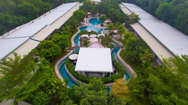 En la foto se muestra el objeto Marina Point Bay Resort ubicado en la ciudad de Tawala.