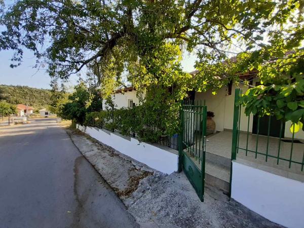 Quiet Agricultural House - Lefkada