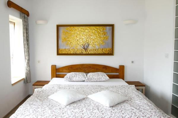På billedet ses objektet Zlatý apartmán v soukromí Malá Skála Český Ráj beliggende i byen Záhoří.