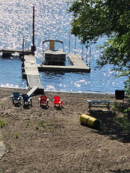 A la foto es mostra l'objecte Spacious St Croix River Home with Private Beach situat a la ciutat de Afton.