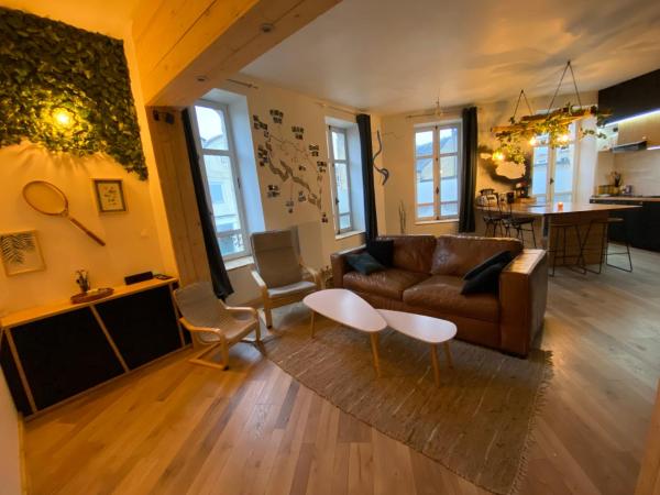 A la foto es mostra l'objecte - Le backpacker - logement atypique et spacieux en résidence avec ascenseur situat a la ciutat de Nevers.