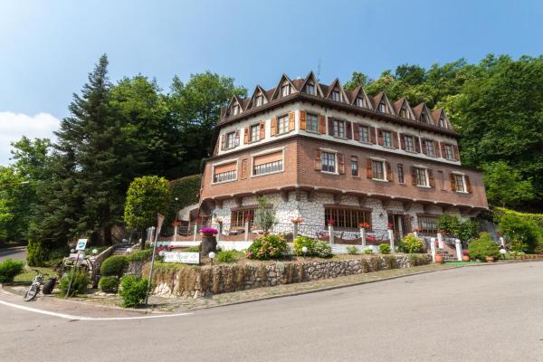 Na fotografii je vidět objekt Hotel Ricordo Du Parc nacházející se ve městě Tabiano.
