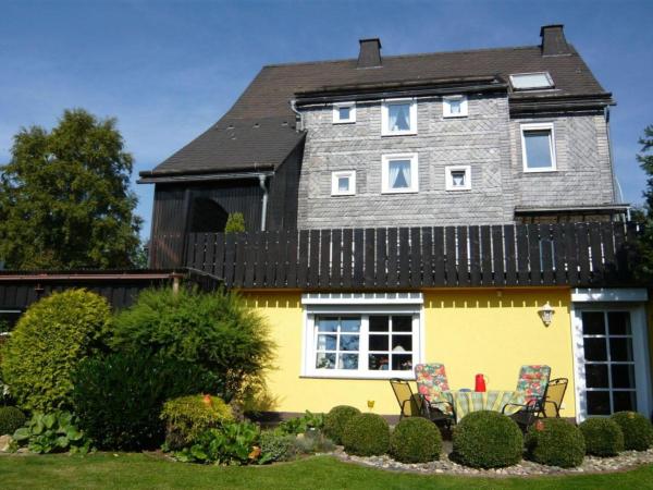 Na fotografii je vidět objekt Holiday apartment Caspari in Winterberg nacházející se ve městě Winterberg.