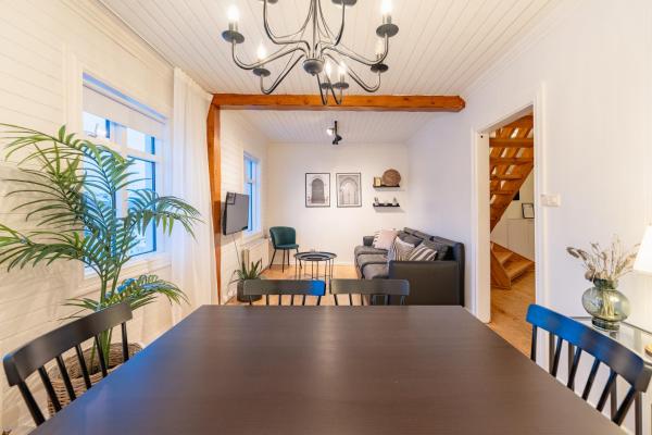 Day Dream Central Akureyri Three Bedroom Apt, Akureyri