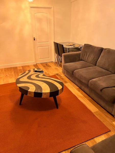 På billedet ses objektet 2 bed Solihull near NEC Airport, JLR, Resort Wrld beliggende i byen Solihull.