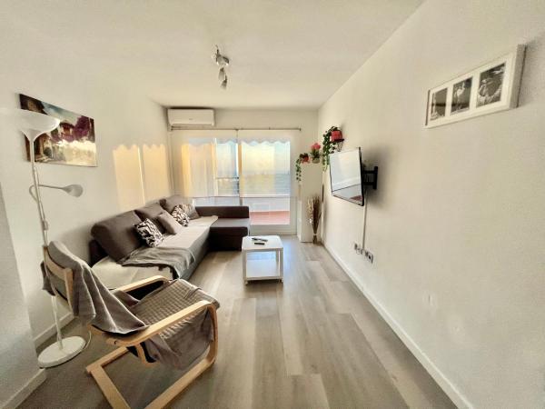 Na zdjęciu widoczny jest obiekt Apartamento con vistas al mar y plaza aparcamiento położony w mieście Chilches.
