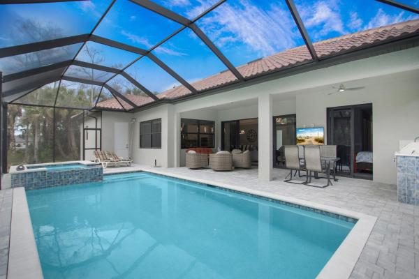 Na fotografii je vidět objekt Casa Campagnola heated pool/hot tub outdoor kitchen nacházející se ve městě Naples.