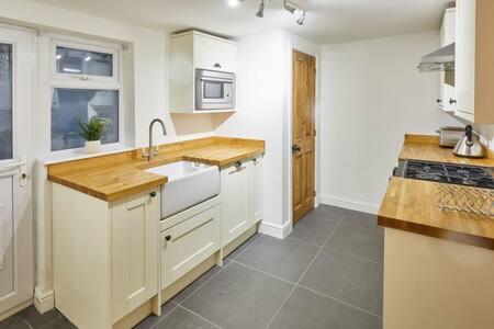 Foto 6: Host & Stay - High Street Cottage