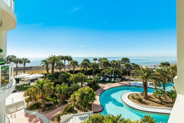 Warm And Welcoming Views At Diamond Beach - Galveston, TX
