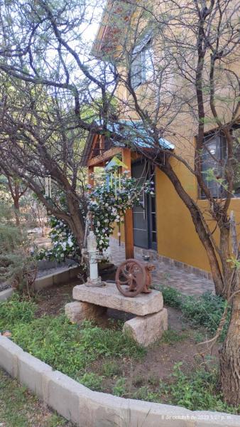 A la foto es mostra l'objecte Hermosa casa en barrio la toma situat a la ciutat de Capilla del Monte.