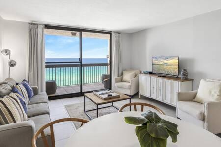 A la foto es mostra l'objecte The Oyster by Brightwild-Beachfront Condo situat a la ciutat de Destin.