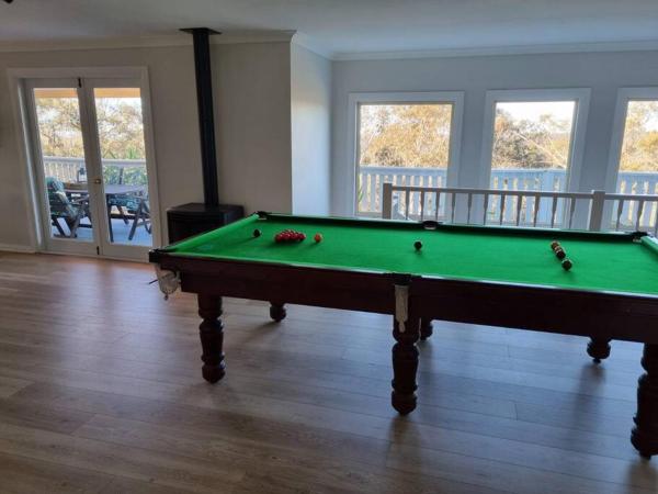 The photo shows the Thira in the Mountains located in the city of Hazelbrook.