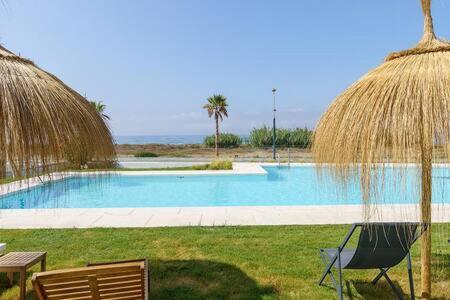 写真にはトロクス市にあるSHR036 3 Bedroom apartment at Duna Beach IIが写っています。