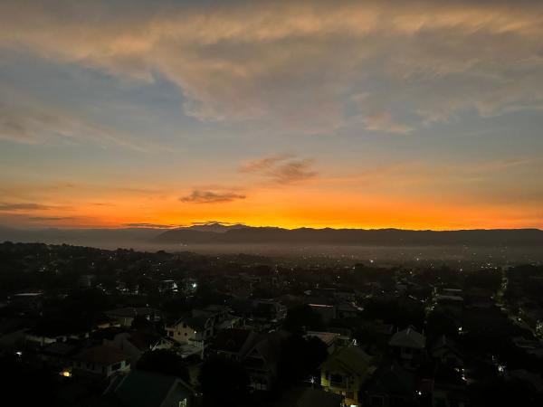 Foto 6: Condo in Batasan Hills with a Mountain view