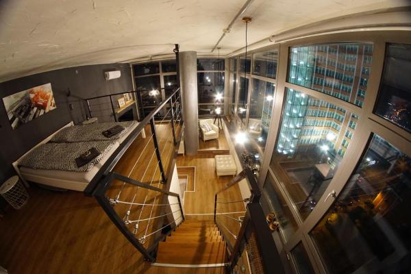 Φωτογραφία 1: View Skyscraper Bata - loft XL