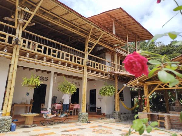 A la foto es mostra l'objecte Casita del bosque situat a la ciutat de Ibagué.