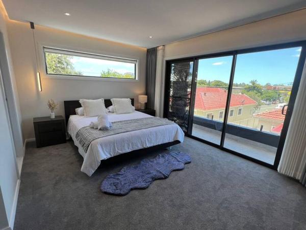 A la foto es mostra l'objecte Stylish Serenity at Sunrise situat a la ciutat de Balgownie.