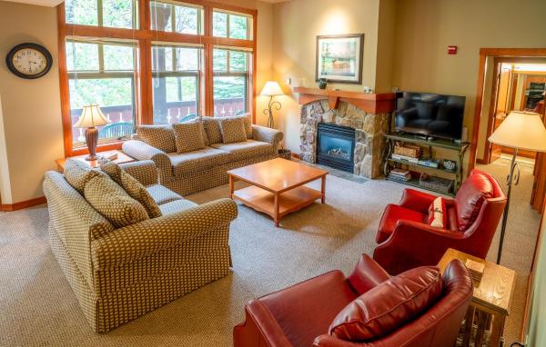 A la foto es mostra l'objecte 2312 - Two Bedroom Den Standard Eagle Springs East condo situat a la ciutat de Solitude.