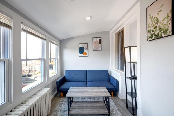 A la foto es mostra l'objecte Spacious Brookland home situat a la ciutat de Washington.