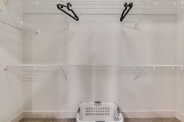 Foto 2: ALL034 - Luxe 2BD 2BA Apt in Allen
