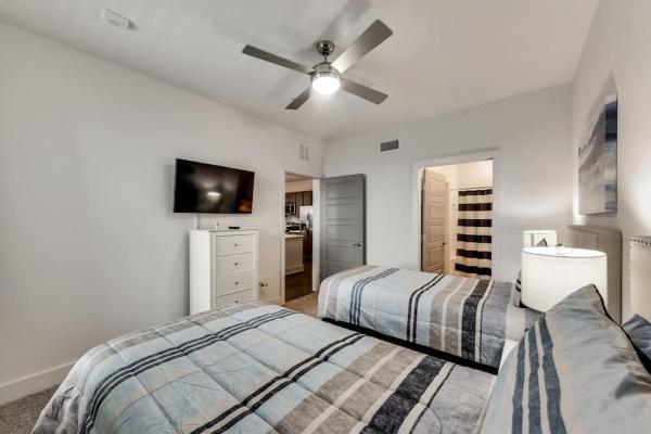 Foto 4: ALL034 - Luxe 2BD 2BA Apt in Allen