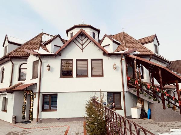 A la foto es mostra l'objecte Casa Lazar situat a la ciutat de Topliţa.