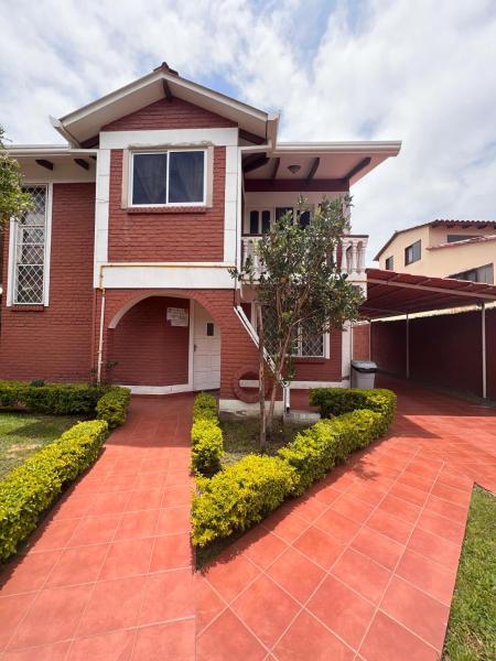 Hermosa Y Cómoda Casa En Cochabamba - ボリビア