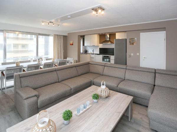Spacious Coastal Retreat - Middelkerke