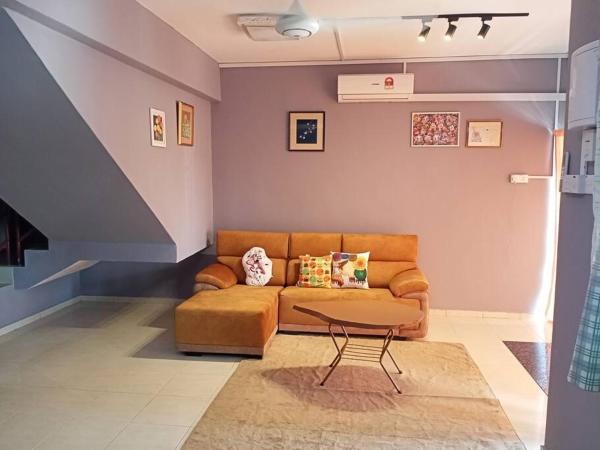 The photo shows the double storey cosy homestay pengkalan balak fully aircon located in the city of Kampong Solok.