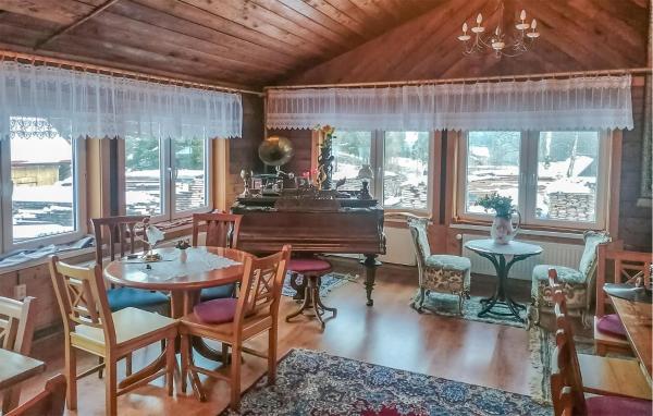 Na zdjęciu widoczny jest obiekt 4 Bedroom Gorgeous Home In Kamianna położony w mieście Polany.