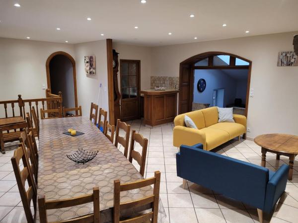 A la foto es mostra l'objecte Gite du platane situat a la ciutat de Grazac.