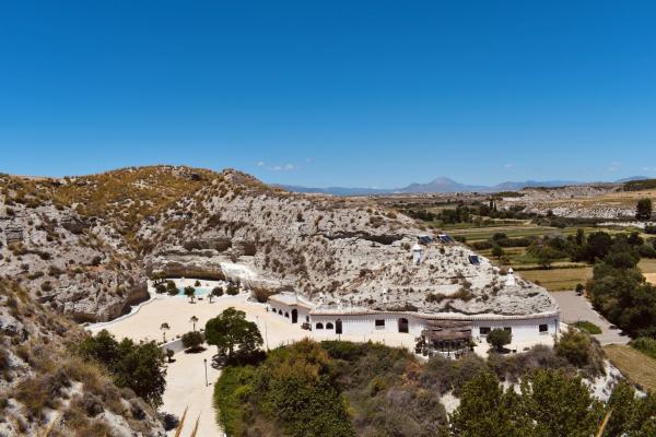 På bildet vises objektet Cueva Aventura som ligger i byen Cortes de Baza.