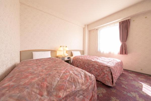 Na zdjęciu widoczny jest obiekt Main Hotel - Vacation STAY 82548 położony w mieście Tanigashira.