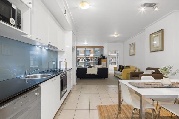 Photo 1 : Spacious & Comfy Apt for 6 Next to Darling Harbour