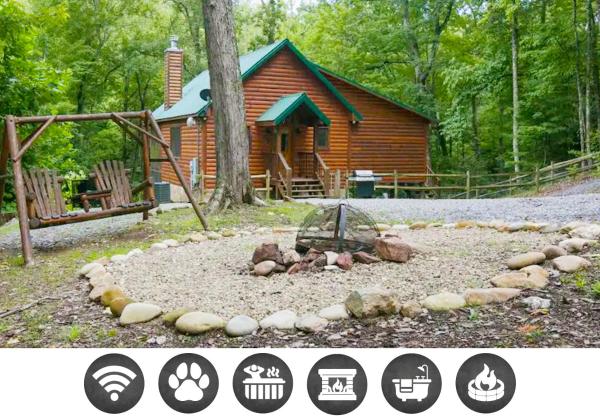 A la foto es mostra l'objecte Margaret Hollow cabin situat a la ciutat de Sevierville.
