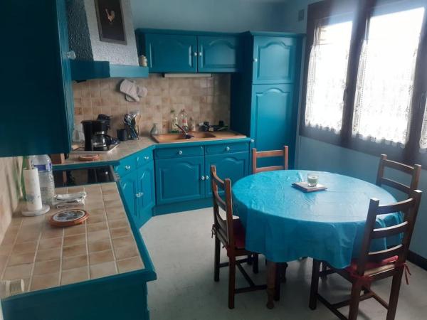 Na zdjęciu widoczny jest obiekt Logement du vidame położony w mieście Aumont.