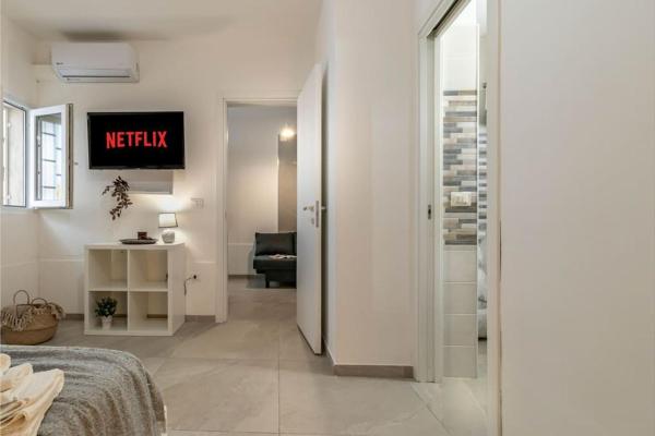 På billedet ses objektet ¤Charme di Bari¤ Intero APT con Design Moderno e Centrale beliggende i byen Bari.
