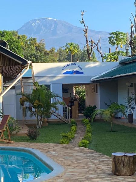 A la foto es mostra l'objecte Karanga River Lodge situat a la ciutat de Moshi.