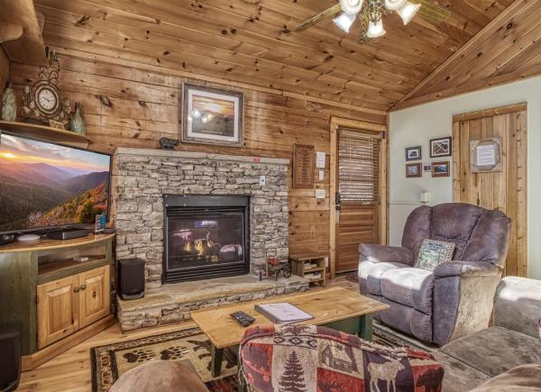 Foto 6: A Trinity View , Relax & Unwind Cabin with Games, Hot Tub & Plenty of Space