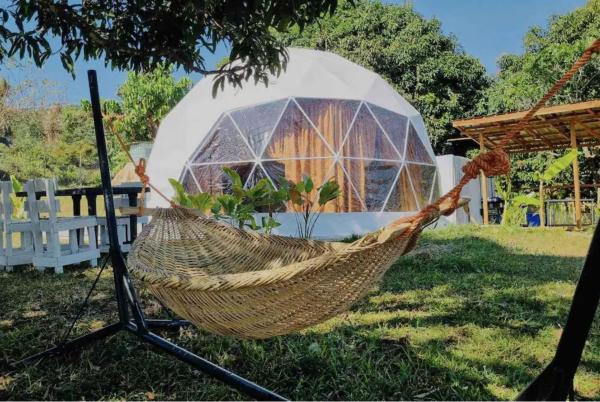 Kuvassa näkyy kohde Dome tent in Elyu will Pool Access for 10 pax, joka sijaitsee kaupungissa Lacong.