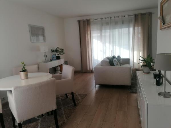 Na fotografii je vidět objekt Chambre double avec salle de bain commune, a 2 min de la Croisette nacházející se ve městě Cannes.