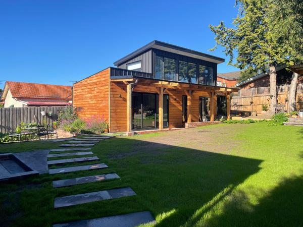 På billedet ses objektet BALMORAL VILLA beliggende i byen Essendon.